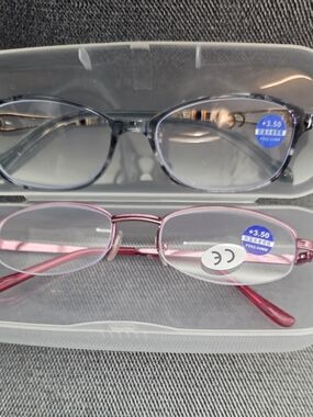 Women’s Pink And Blue-Green Reading Glasses - +3.50 Strength